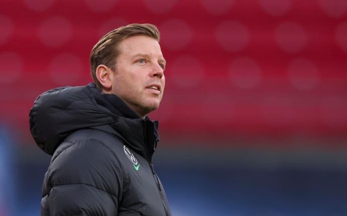 Wolfsburgs Trainer Florian Kohfeldt freut sich auf mehr Zuschauer in den Stadien.