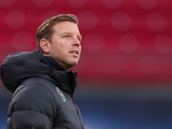 Wolfsburgs Trainer Florian Kohfeldt freut sich auf mehr Zuschauer in den Stadien. Wolfsburgs Trainer Florian Kohfeldt freut sich auf mehr Zuschauer in den Stadien.