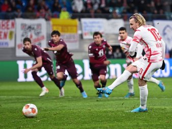 Emil Forsberg erzielte per Elfmeter das 2:2. Emil Forsberg erzielte per Elfmeter das 2:2.