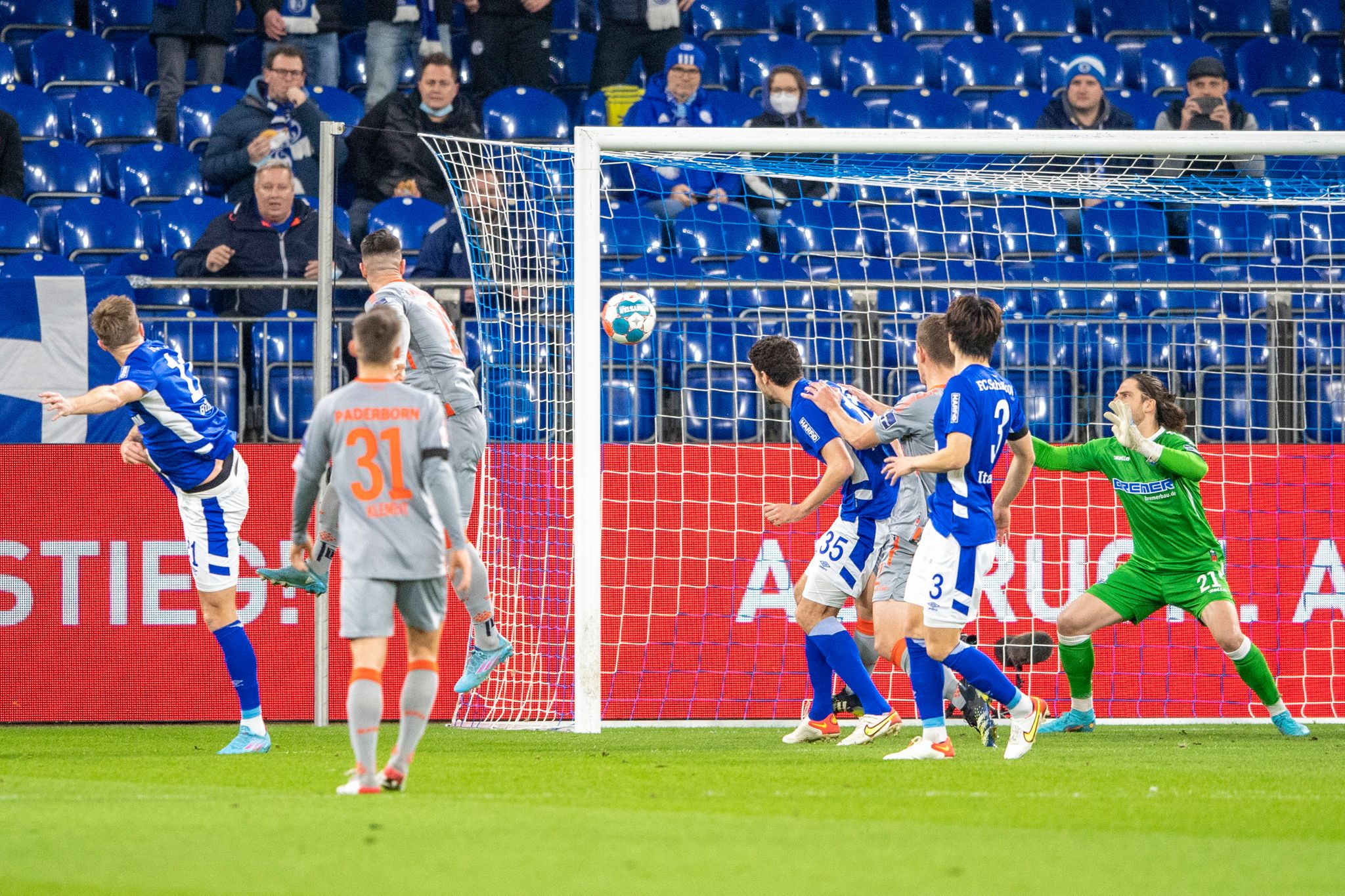Der Schalker Marius Bülter erzielte das 1:0.