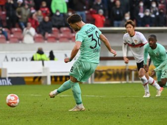 Bochums Eduard Löwen verwandelt den Elfmeter zum 1:1 beim VfB Stuttgart. Bochums Eduard Löwen verwandelt den Elfmeter zum 1:1 beim VfB Stuttgart.
