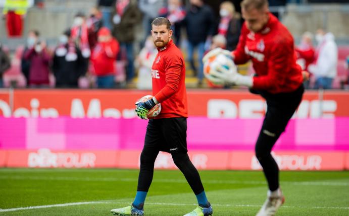 Schließt nicht aus, den 1. FC Köln im Sommer zu verlassen: Torhüter Timo Horn (l).