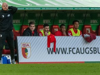 Der FC Augsburg musste sich im Heimspiel gegen den SC Freiburg mit 1:2 geschlagen geben. Der FC Augsburg musste sich im Heimspiel gegen den SC Freiburg mit 1:2 geschlagen geben.