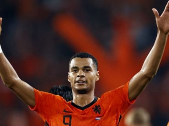 Nach Bayern-Interesse: Auch Dortmund an PSV-Stürmer dran