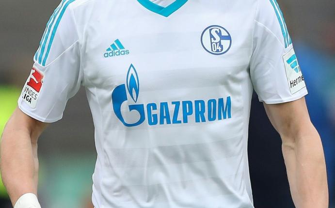 Schalke überprüft Partnerschaft mit Gazprom
