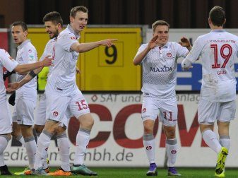 Der 1. FC Kaiserslautern schlägt den SC Paderborn klar(FIRO/SID-IMAGES) Der 1. FC Kaiserslautern schlägt den SC Paderborn klar(FIRO/SID-IMAGES)