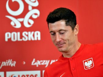 Robert Lewandowski würde am 24. März in der WM-Qualifikation mit der polnischen Nationalmannschaft in Moskau auf Russland treffen. Robert Lewandowski würde am 24. März in der WM-Qualifikation mit der polnischen Nationalmannschaft in Moskau auf Russland treffen.