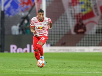 Leipzigs Verteidiger Benjamin Henrichs am Ball. Leipzigs Verteidiger Benjamin Henrichs am Ball.