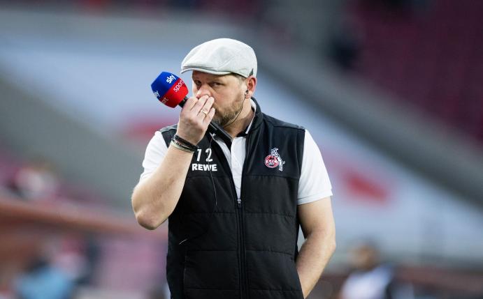 Kölns Trainer Steffen Baumgart hat mit Entsetzen auf den russischen Einmarsch in der Ukraine reagiert.