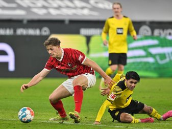 Freiburgs Yannik Keitel (l) muss nach einem Zehenbruch operiert werden. Freiburgs Yannik Keitel (l) muss nach einem Zehenbruch operiert werden.