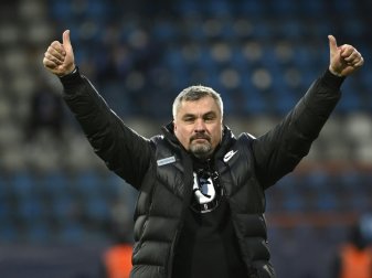 Thomas Reis hofft auf eine erfolgreiche Woche Thomas Reis hofft auf eine erfolgreiche Woche