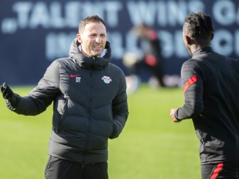 Leipzigs Trainer Domenico Tedesco hatte von Oktober 2019 bis Ende Mai 2021 für Spartak Moskau als Chefcoach gearbeitet. Leipzigs Trainer Domenico Tedesco hatte von Oktober 2019 bis Ende Mai 2021 für Spartak Moskau als Chefcoach gearbeitet.