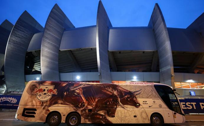 Der Mannschaftsbus von RB Leipzig hatte einen kleinen Unfall.
