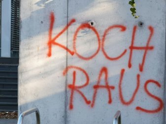 Die DFB-Zentrale wurde mit Graffiti beschmiert Die DFB-Zentrale wurde mit Graffiti beschmiert