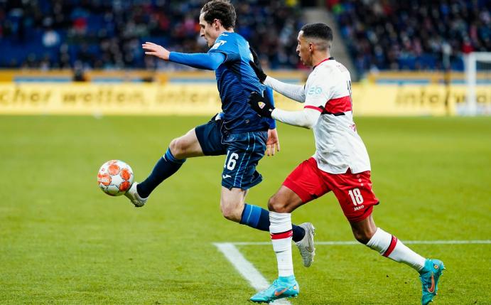 Der Hoffenheimer Sebastian Rudy (l) zog sich einen Muskelfaserriss zu.