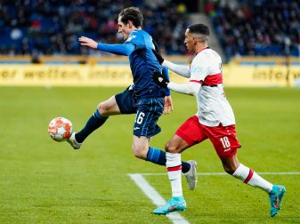 Der Hoffenheimer Sebastian Rudy (l) zog sich einen Muskelfaserriss zu. Der Hoffenheimer Sebastian Rudy (l) zog sich einen Muskelfaserriss zu.