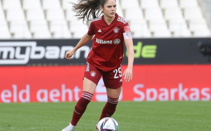 Sarah Zadrazil ist mit Bayern München eine Runde weiter