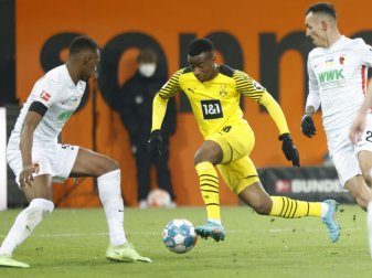 Moukoko zog sich gegen Augsburg einen Muskelfaserriss zu Moukoko zog sich gegen Augsburg einen Muskelfaserriss zu