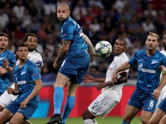 Jaroslaw Rakyzkyj (M) in Aktion für Zenit St. Petersburg: Der Ukrainer hat den Verein verlassen. Jaroslaw Rakyzkyj (M) in Aktion für Zenit St. Petersburg: Der Ukrainer hat den Verein verlassen.
