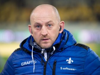 98-Coach Torsten Lieberknecht will ukrainischen Flüchtlingen helfen. 98-Coach Torsten Lieberknecht will ukrainischen Flüchtlingen helfen.