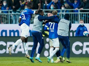 Darmstadt drehte gegen Heidenheim einen 0:2-Rückstand. Darmstadt drehte gegen Heidenheim einen 0:2-Rückstand.