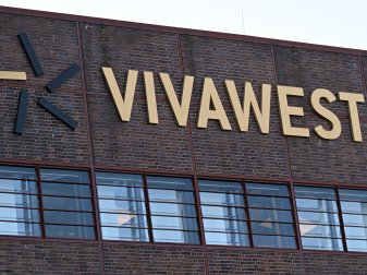 Neuer Sponsor beim FC Schalke 04: Vivawest. Neuer Sponsor beim FC Schalke 04: Vivawest.