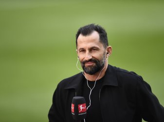 Bayern-Sportvorstand Hasan Salihamidzic fehlte wegen eines positiven Corona-Schnelltests. Bayern-Sportvorstand Hasan Salihamidzic fehlte wegen eines positiven Corona-Schnelltests.