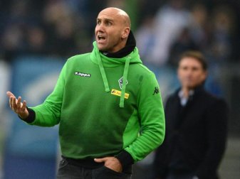 Gladbachs Trainer André Schubert sah viele Nachlässigkeiten seines Teams. Foto: Daniel Bockwoldt Gladbachs Trainer André Schubert sah viele Nachlässigkeiten seines Teams. Foto: Daniel Bockwoldt