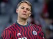 Beim Abschlusstraining der Bayern hechtet Torwart Manuel Neuer wieder über den Platz - steht sein Comeback bevor?