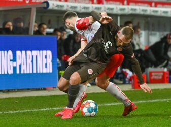 Der FC St. Pauli muss im Aufstiegsrennen vorerst auf Maximilian Dittgen (r) verzichten. Der FC St. Pauli muss im Aufstiegsrennen vorerst auf Maximilian Dittgen (r) verzichten.