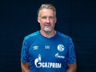Simon Henzler war bereits sechs Jahre lang Torwarttrainer bei den Schalkern. Simon Henzler war bereits sechs Jahre lang Torwarttrainer bei den Schalkern.