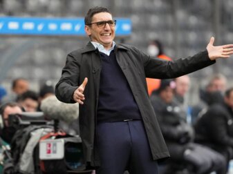 Hertha-Trainer Tayfun Korkut erhält trotz der sportlichen Krise Rückendeckung. Hertha-Trainer Tayfun Korkut erhält trotz der sportlichen Krise Rückendeckung.