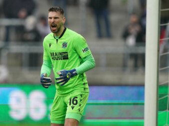 Hannovers Torhüter Ron-Robert Zieler geht es wieder besser. Hannovers Torhüter Ron-Robert Zieler geht es wieder besser.
