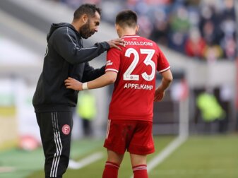 Unter Anderem Trainer Thioune ist infiziert Unter Anderem Trainer Thioune ist infiziert