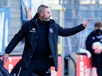 Alle Spieler von HSV-Trainer Tim Walter mussten zum Corona-Test. Alle Spieler von HSV-Trainer Tim Walter mussten zum Corona-Test.