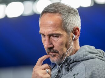 Der Trainer von Borussia Mönchengladbach, Adi Hütter, befindet sich derzeit nach einem positiven Corona-Test in Quarantäne. Der Trainer von Borussia Mönchengladbach, Adi Hütter, befindet sich derzeit nach einem positiven Corona-Test in Quarantäne.