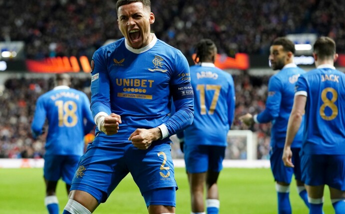 James Tavernier von den Glasgow Rangers jubelt über sein Tor zum 1:0 gegen Roter Stern Belgrad.