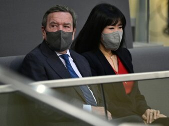 Gerhard Schröder nicht länger Ehrenmitglied des DFB Gerhard Schröder nicht länger Ehrenmitglied des DFB