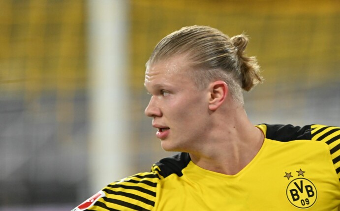 Einem Bericht der «Daily Mail» zufolge soll sich Sturm-Juwel Erling Haaland mit Manchester City über einen Wechsel im Sommer einig sein.