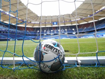 Der HSV hat Aue-Fans zu einem kostenlosen Museumsbesuch und einer Stadionführung eingeladen. Der HSV hat Aue-Fans zu einem kostenlosen Museumsbesuch und einer Stadionführung eingeladen.