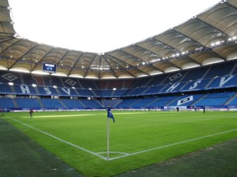 Der Hamburger SV lädt Flüchtlinge zum Essen ein Der Hamburger SV lädt Flüchtlinge zum Essen ein