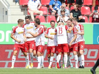Regensburg spielt nur 1:1 beim Karlsruher SC Regensburg spielt nur 1:1 beim Karlsruher SC