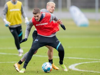 Marton Dardai (vorne) wechselte im Sommer 2012 in die Jugend von Hertha BSC und kommt seit 2020 für die Profis zum Einsatz. Marton Dardai (vorne) wechselte im Sommer 2012 in die Jugend von Hertha BSC und kommt seit 2020 für die Profis zum Einsatz.