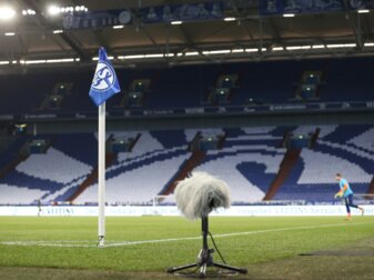 Schalke 04 reduziert Verbindlichkeiten trotz Abstieg Schalke 04 reduziert Verbindlichkeiten trotz Abstieg