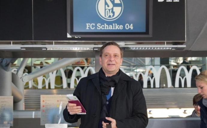 Für Schalkes Manager Horst Heldt ist Donezk in der Europa League eine große Hürde. Foto: Friso Gentsch