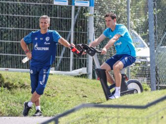 Athletik-Trainer Werner Leuthard (l) kehrt zu Hertha BSC zurück. Athletik-Trainer Werner Leuthard (l) kehrt zu Hertha BSC zurück.