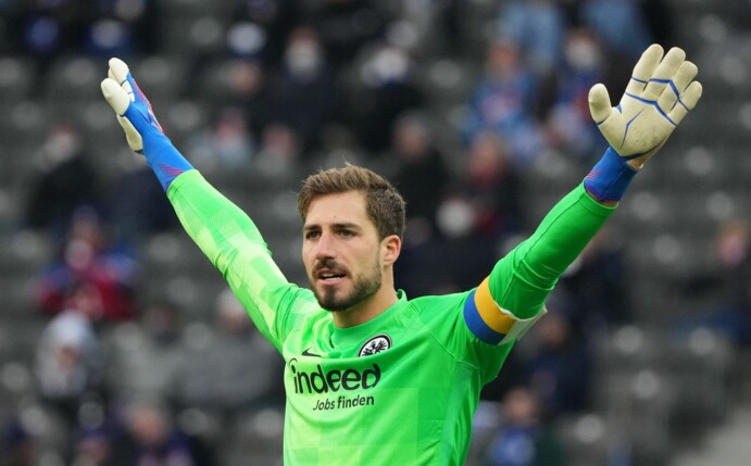 Torhüter Kevin Trapp ist vertraglich noch bis zum Sommer 2024 an Eintracht Frankfurt gebunden.