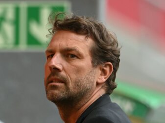 Trainer Weinzierl blickt gelassen auf das kommende Derby Trainer Weinzierl blickt gelassen auf das kommende Derby
