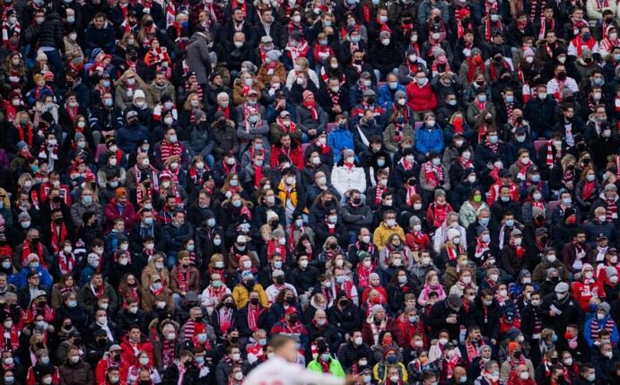 Der 1. FC Köln setzt auf die Unterstützung von vielen Fans.