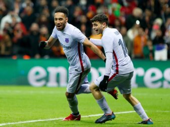 Pierre-Emerick Aubameyang (l.) trifft entscheidend Pierre-Emerick Aubameyang (l.) trifft entscheidend
